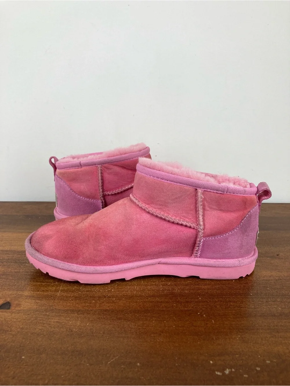 UGG Kids Classic Ultra Mini II Boots Booties Pink 1130750K Youth Girls Size 6.